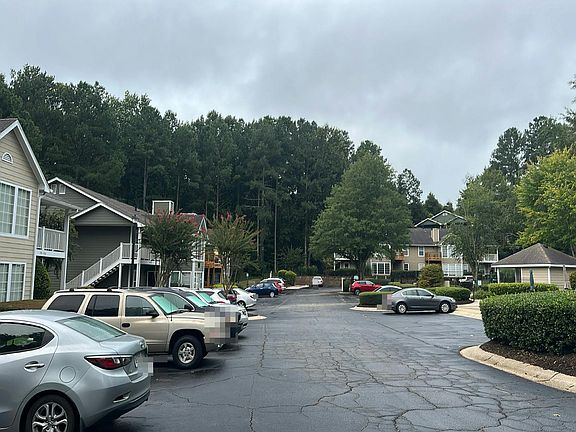 5th image of 909 Berkeley Woods Dr