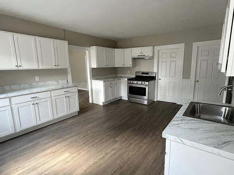 63 George St #2 — Photo 3