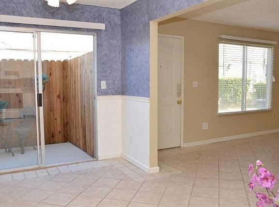 5th image of 1950 Aletha Ln APT 3