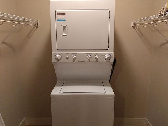5th image of 35 Campbell Ave SW APT 418