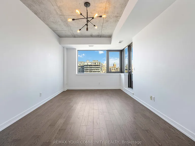 400 Wellington St W #1003 — Photo 9
