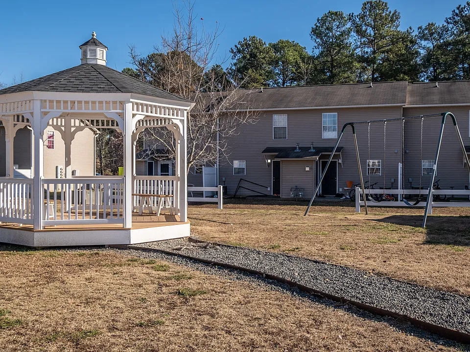 Building Photo 3