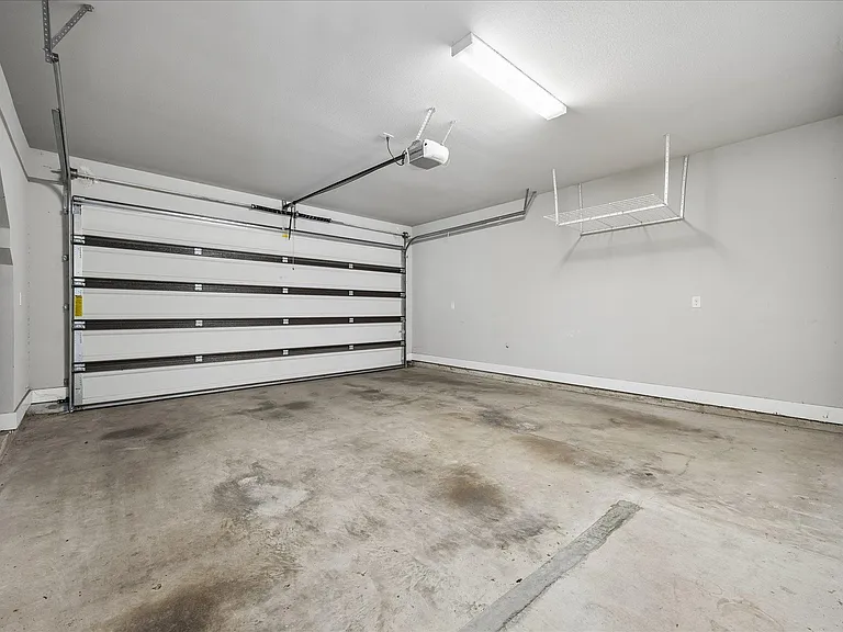 5006 Pecan Springs Rd #6 — Photo 26