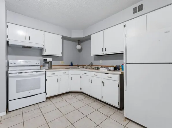802 7th St S, 802 7th St S APT 2, La Crosse, WI 54601