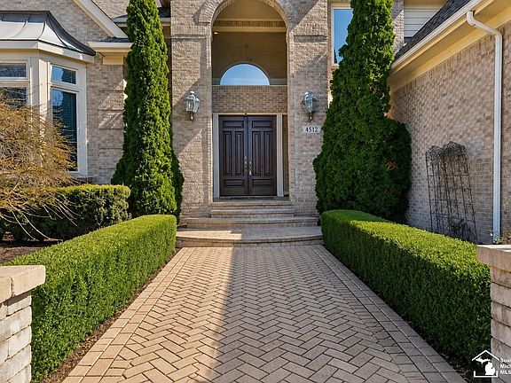 3rd image of 4592 Forestview Dr