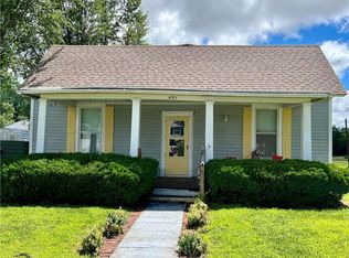 401 N Elizabeth St, Corder, MO 64021