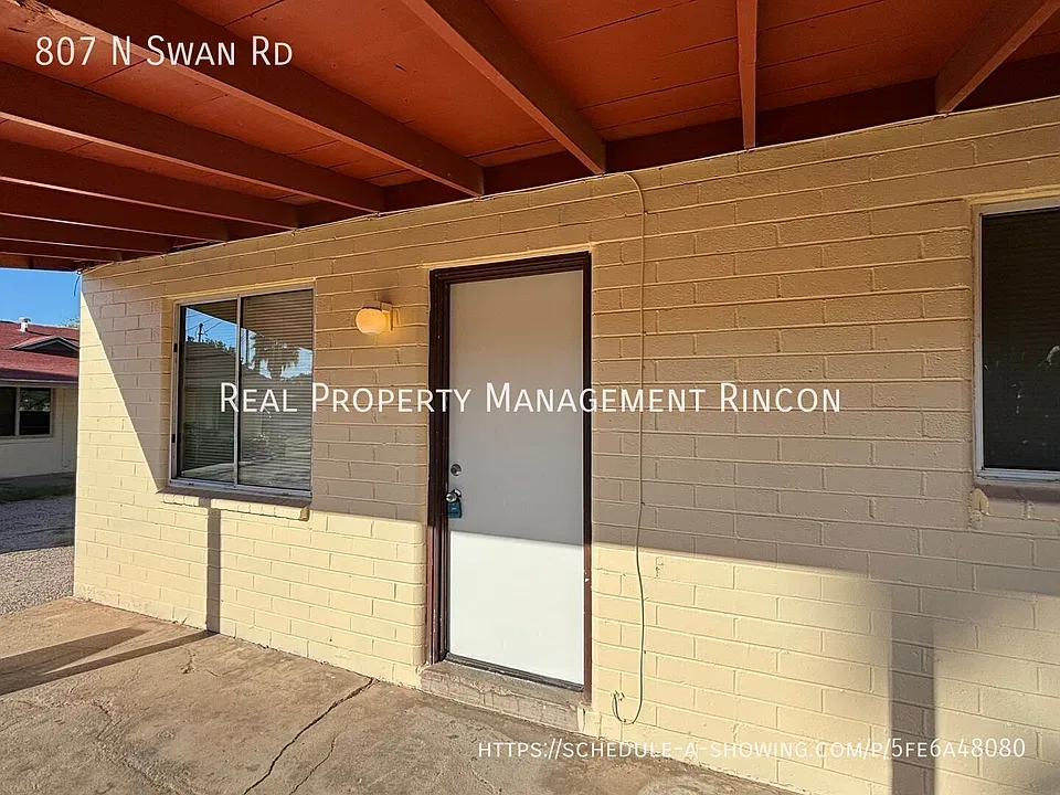 807 N Swan Rd