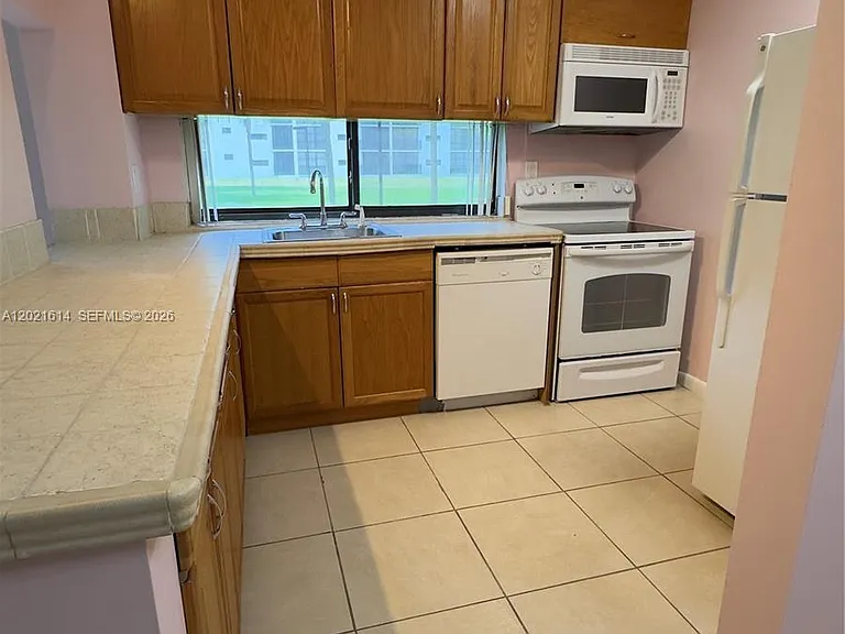 17011 N Bay Rd #117 — Photo 8