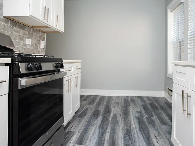 3819 N Greenview Ave #2W — Photo 5