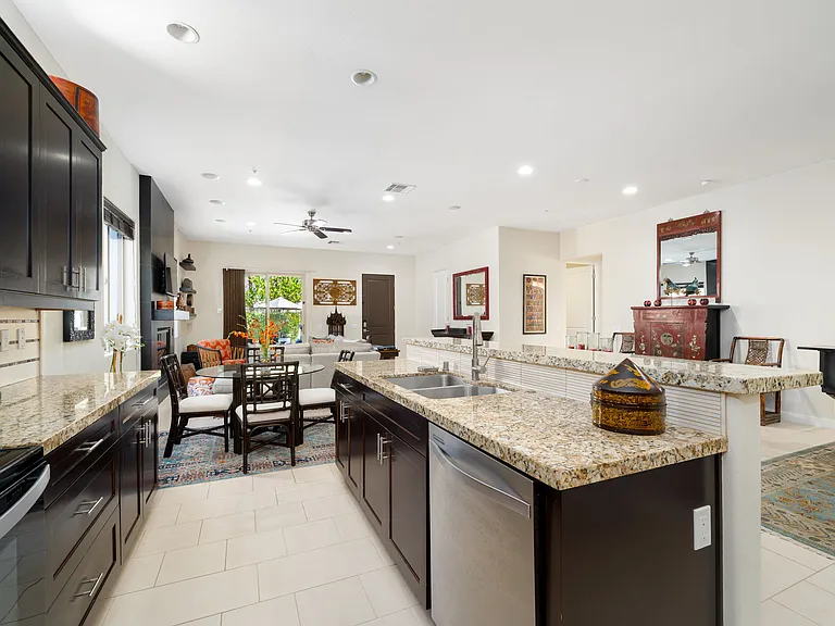 53385 Avenida Mendoza — Photo 12
