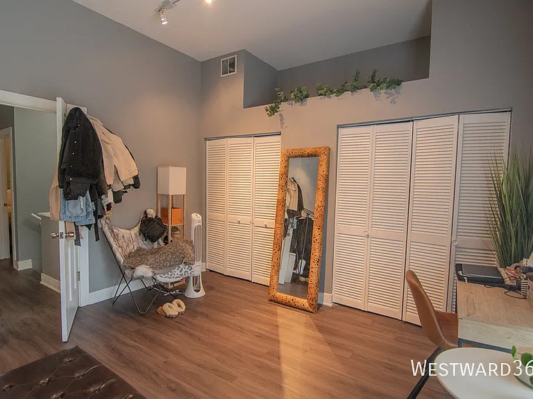 2733 N Wayne Ave #2 — Photo 11