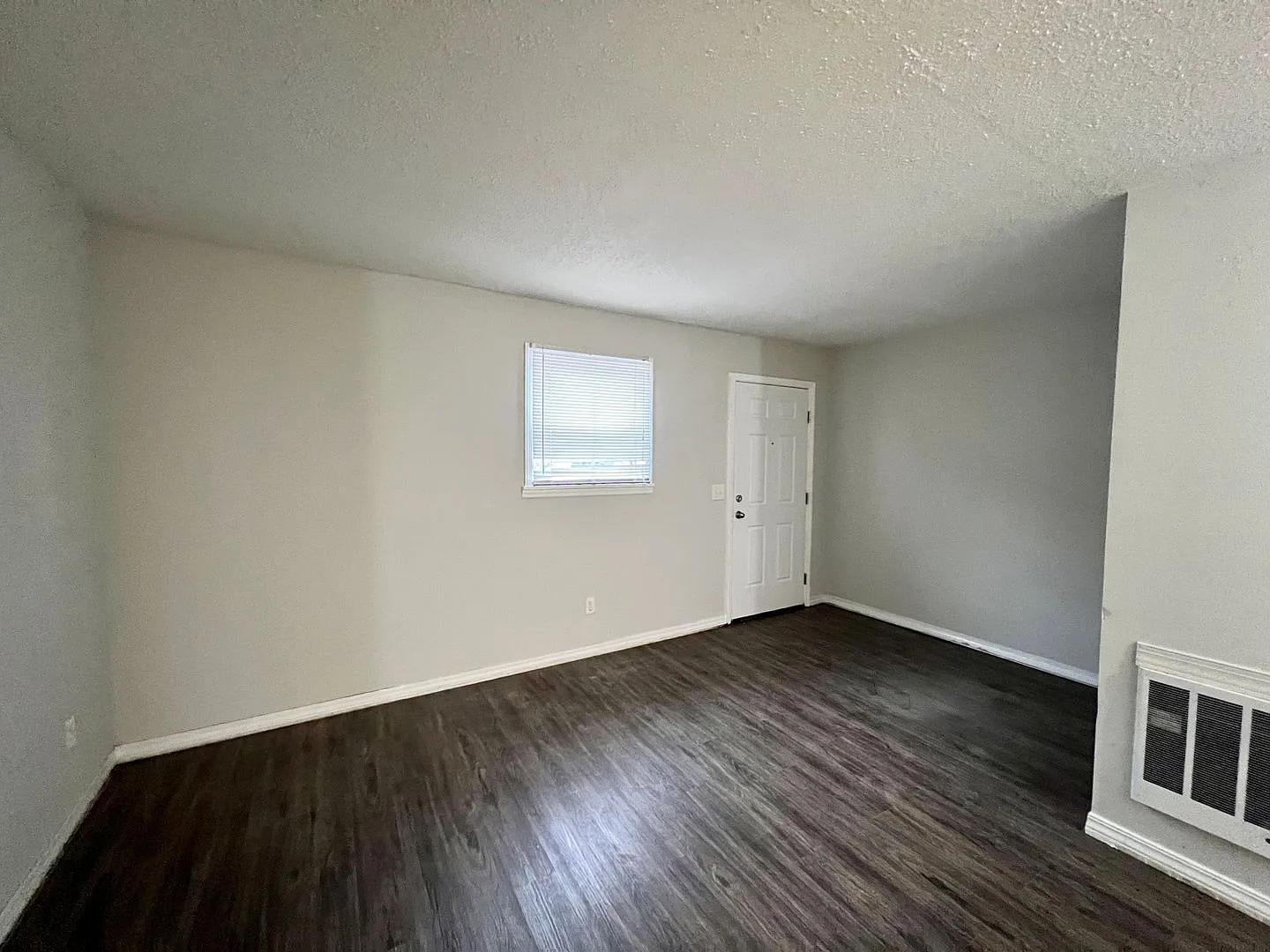 3418 Glen Park — Photo 2