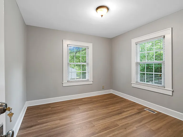 120 Woodale Dr — Photo 21