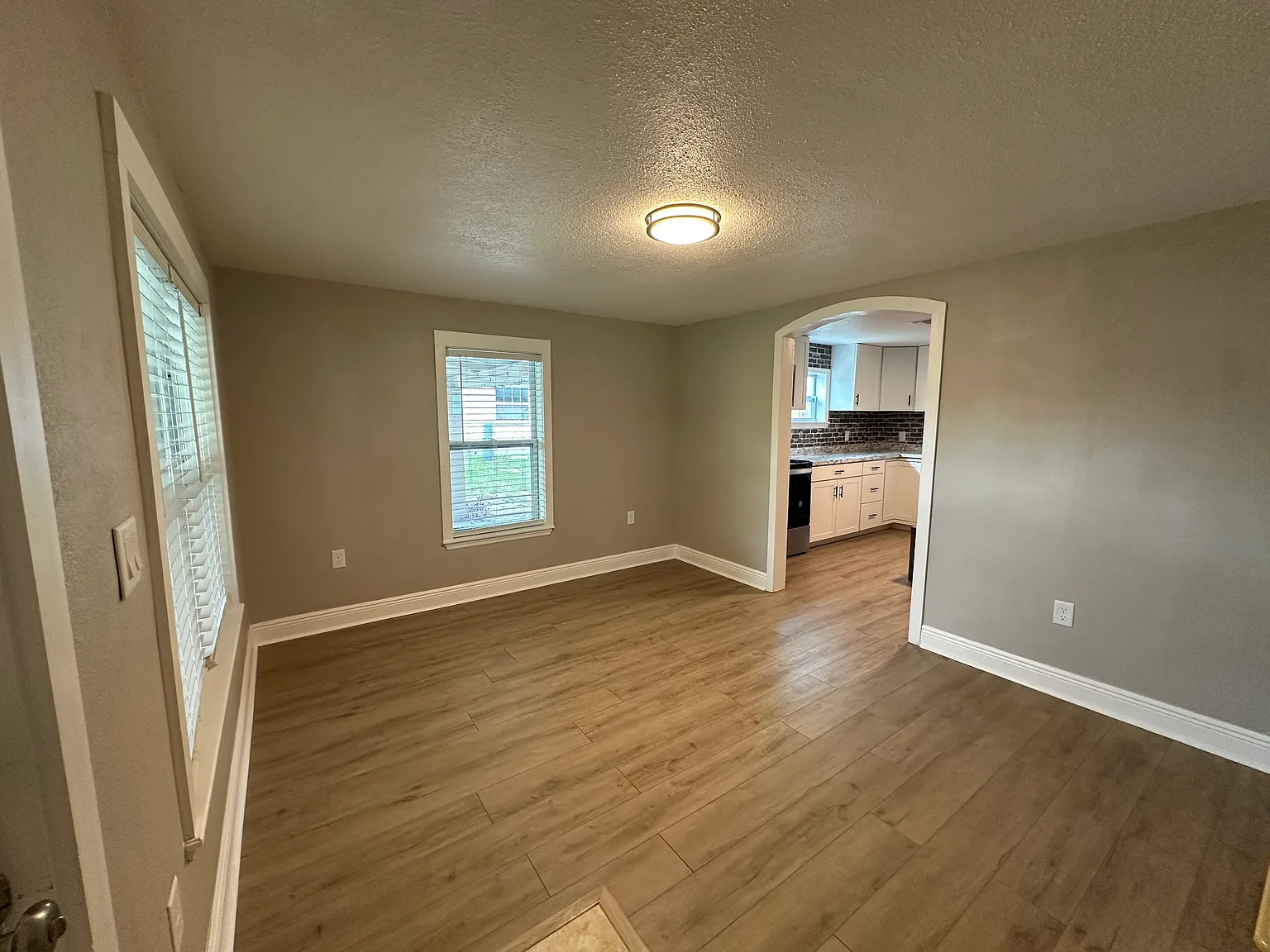 2 bed, 644 sqft, $1,800 — Photo 1