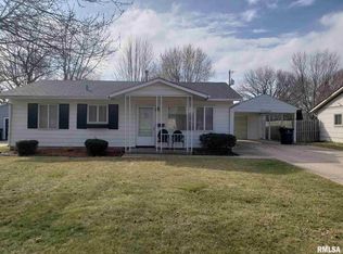 3024 42nd St, Rock Island, IL 61201