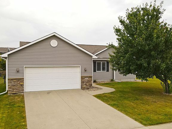 2nd image of 205 NW Abbie Dr