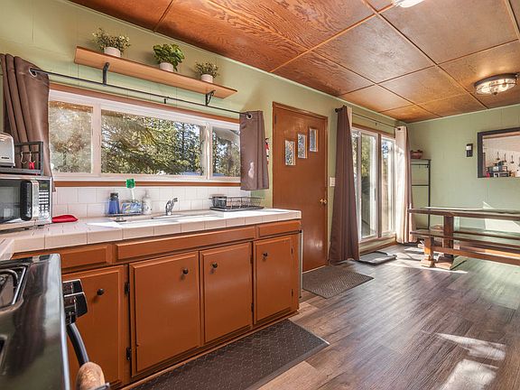 3rd image of 651 Merced Ln