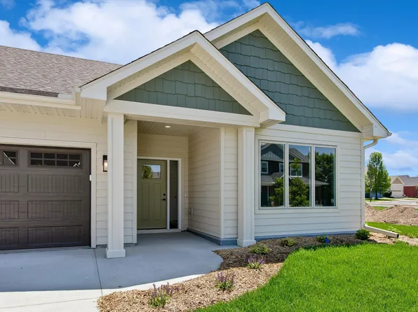 2015 Erie Dr, Northfield, MN 55057