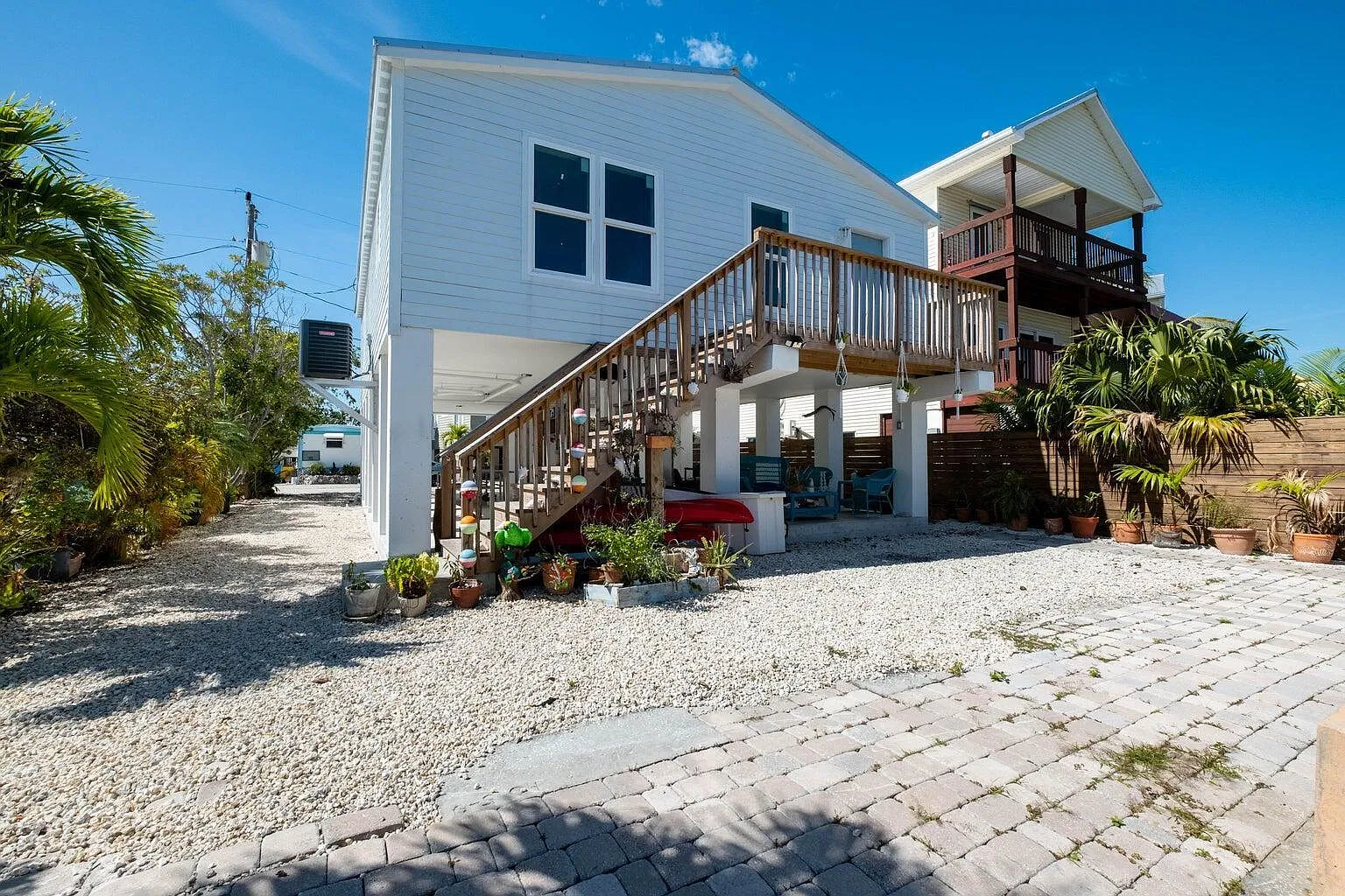 2 bed, 2.0 bath, 1080 sqft, $4,000 — Photo 3