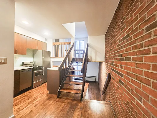 Rented by Avenues Real Estate | media 4