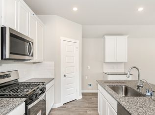 103 Kickapoo Dr, Anahuac, TX 77514