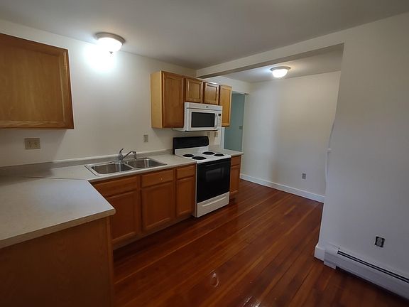 2nd image of 5 Merchant St APT 6