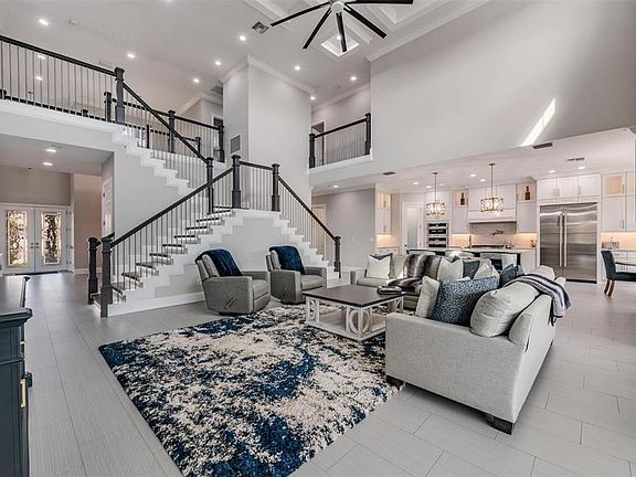 4th image of 2913 Valencia Ridge St