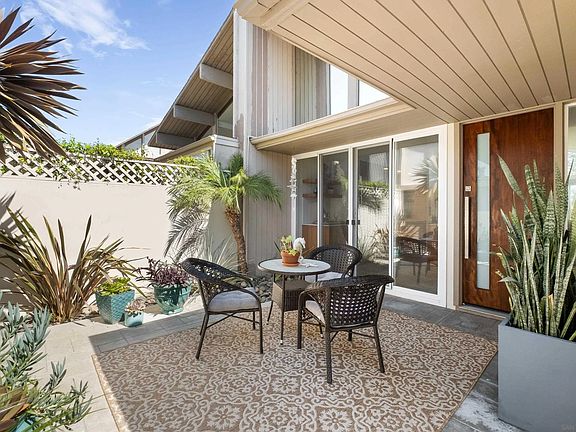 3rd image of 119 Via Coronado