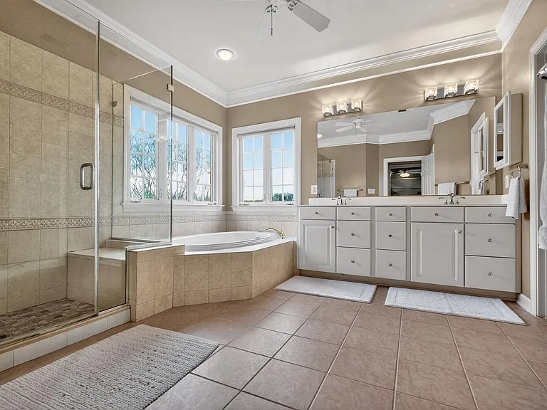 401 Hilton Head Ct — Photo 38