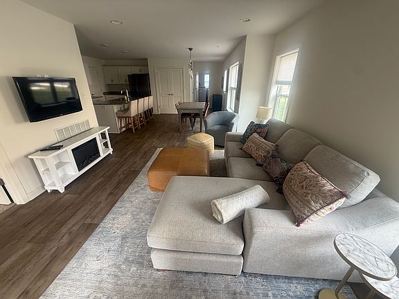 2nd image of 7223 White Oak Blvd