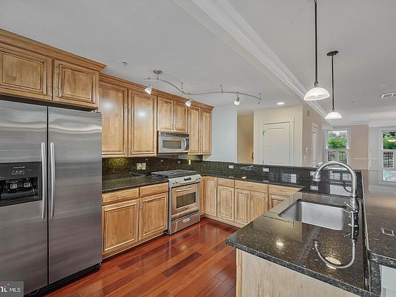 5th image of 1333 Constitution Ave NE #B