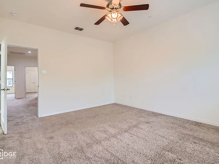 1349 Lake Crest Ln — Photo 11