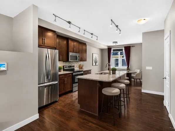 235 McKenzie Towne Line SE, Calgary, AB T2Z 1C9