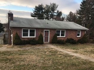 522 Geneva Dr #B, Westminster, MD 21157