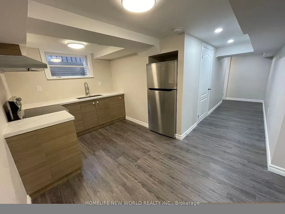 Building Photo - 13 Gentry Cres #BASEMENT