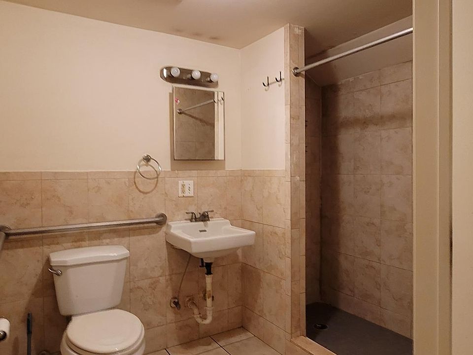 2nd image of 385 Avenue C #1R