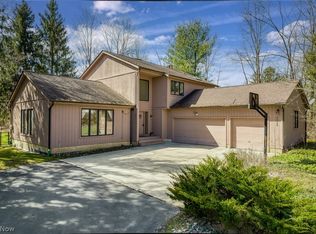 4026 Ellendale Rd, Moreland Hills, OH 44022