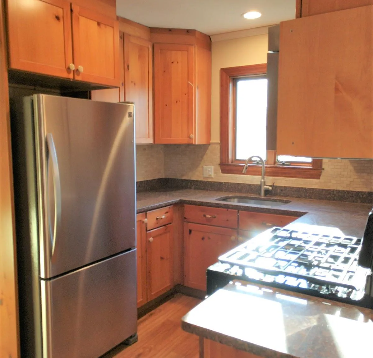 3 bed, 1245 sqft, $3,350 — Photo 3