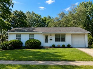 602 Macarthur Dr, Urbana, IL 61802