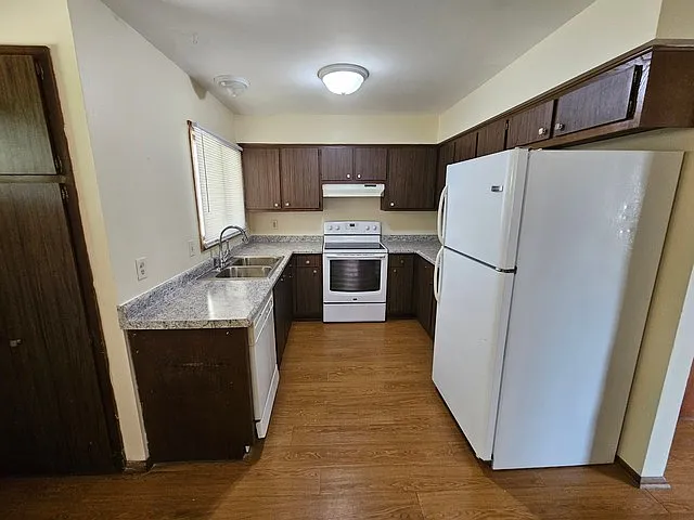 11106 W Maple Ln — Photo 25