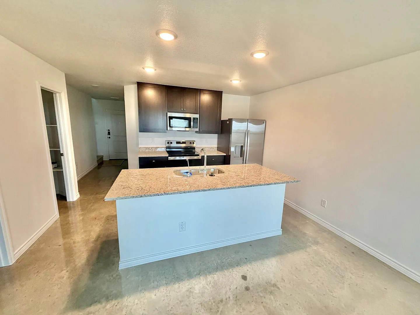 8904 Little Leaf Mullberry Dr — Photo 2