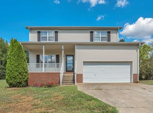 1024 Summer Ln, Pleasant View, TN 37146
