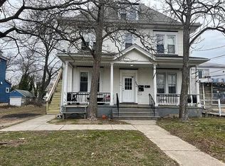 257 W Broad St APT 1, Paulsboro, NJ 08066