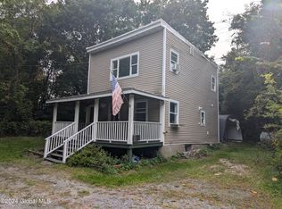 16 Spring St, Hoosick Falls, NY 12090