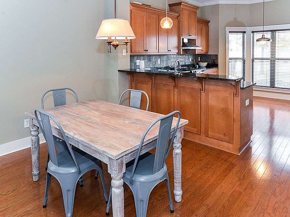 5th image of 2422 Bell Manor Dr SW