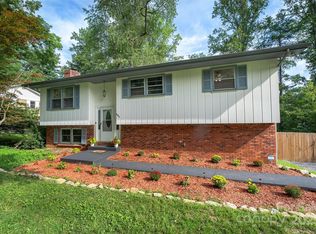402 Comet Dr, Hendersonville, NC 28791