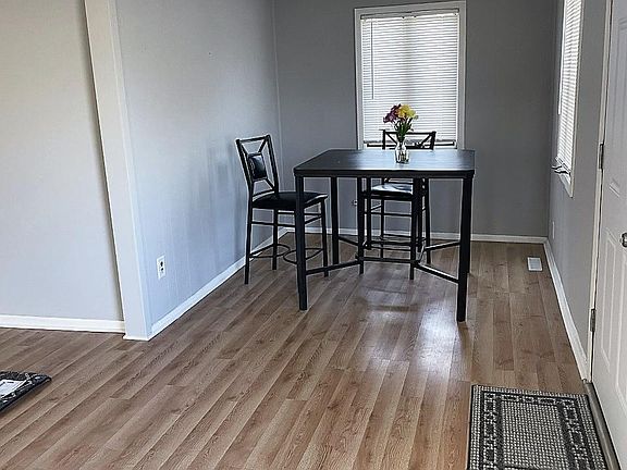 5th image of 2638 Kenwood St