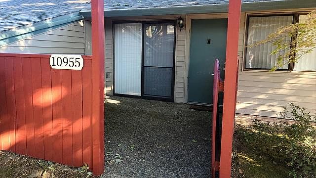 1st image of 10955 SW 121st Ave
