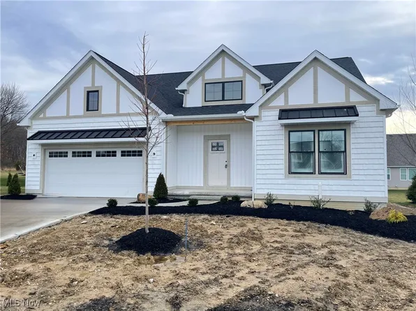 3116 Blossom Trail Dr, Brunswick, OH 44212