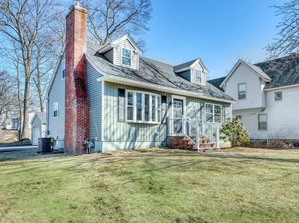 206 Boylston St, Lowell, MA 01852